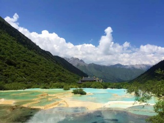 去九寨沟旅游报团多少钱_到九寨沟旅游线路_九寨沟跟团游