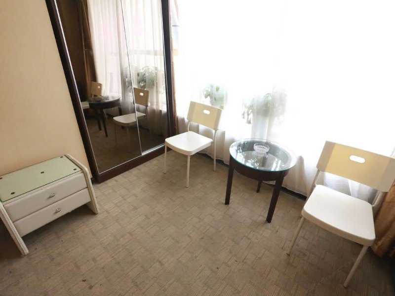 hotelPic
