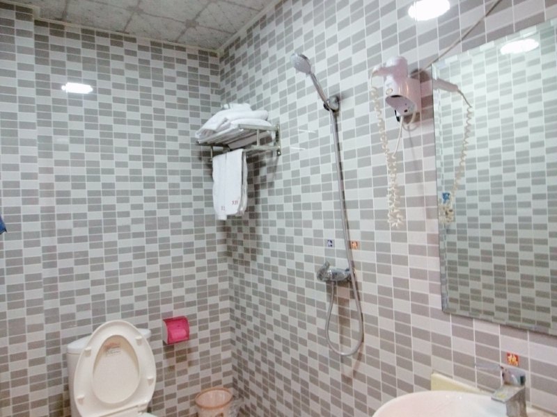 hotelPic