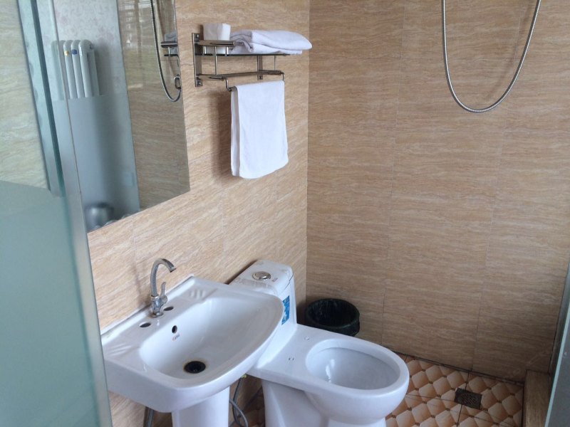 hotelPic