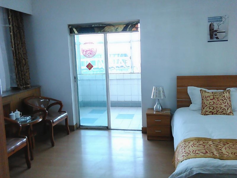 hotelPic