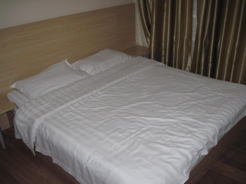 hotelPic