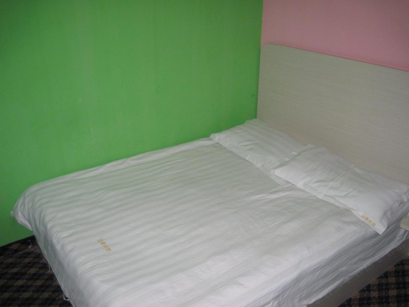hotelPic