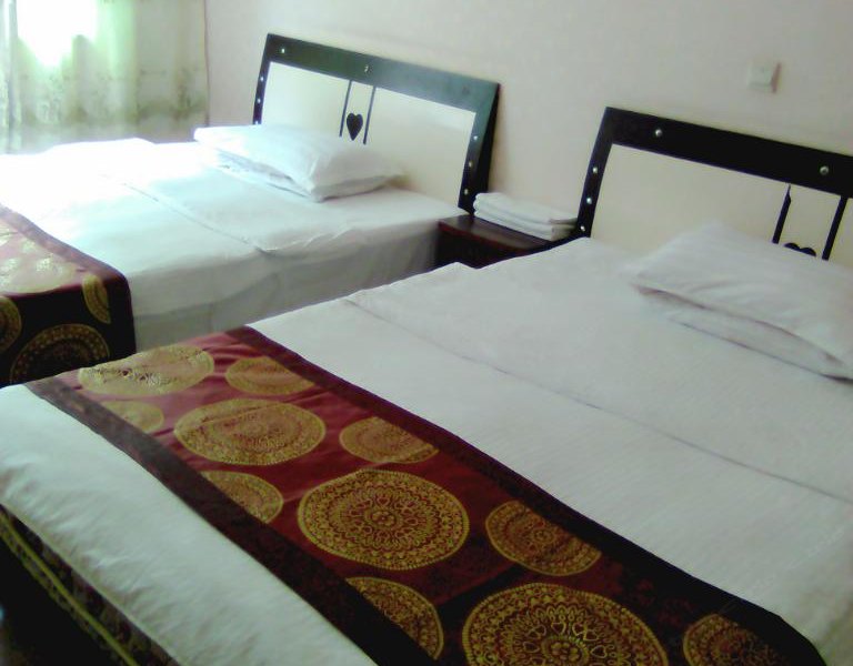 hotelPic