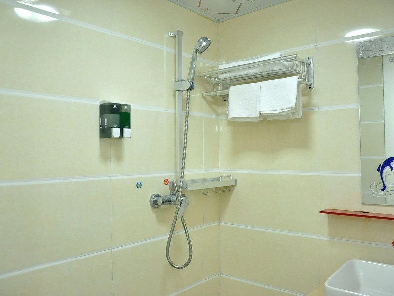 hotelPic
