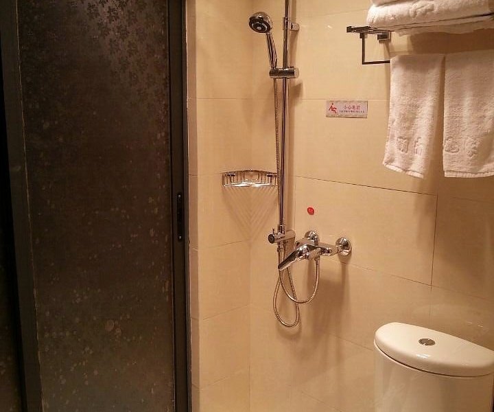 hotelPic