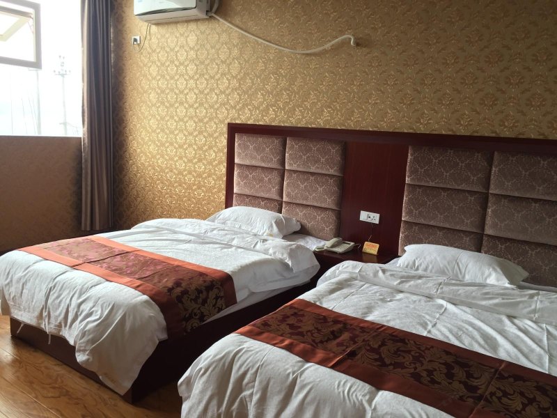 hotelPic