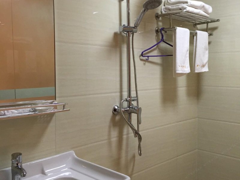 hotelPic