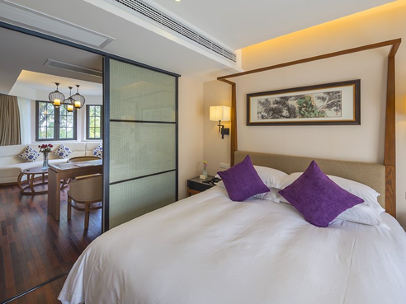 hotelPic