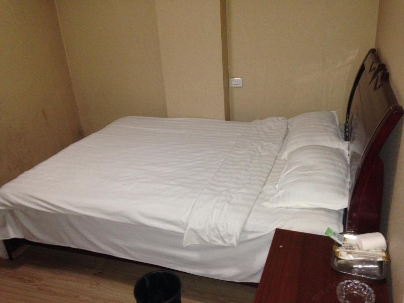 hotelPic