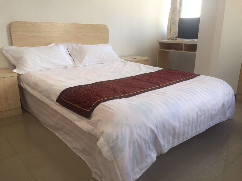 hotelPic
