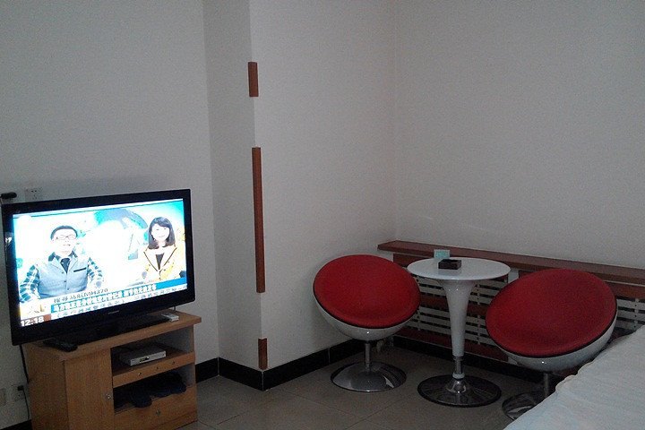 hotelPic