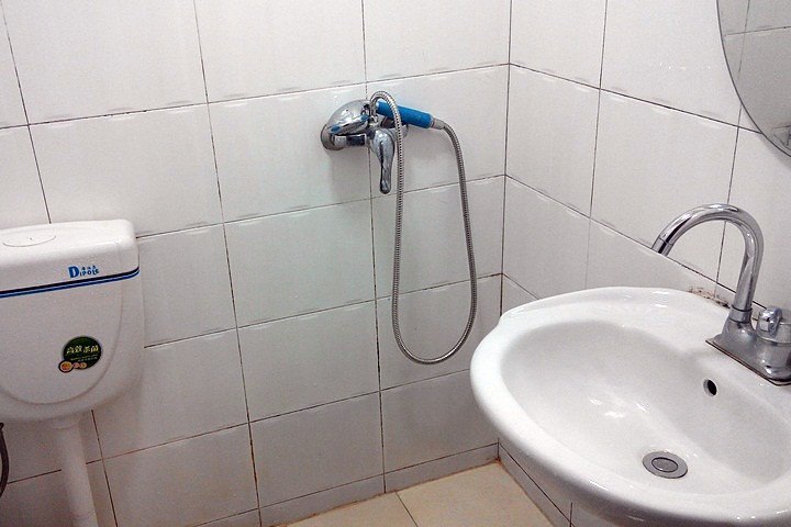 hotelPic