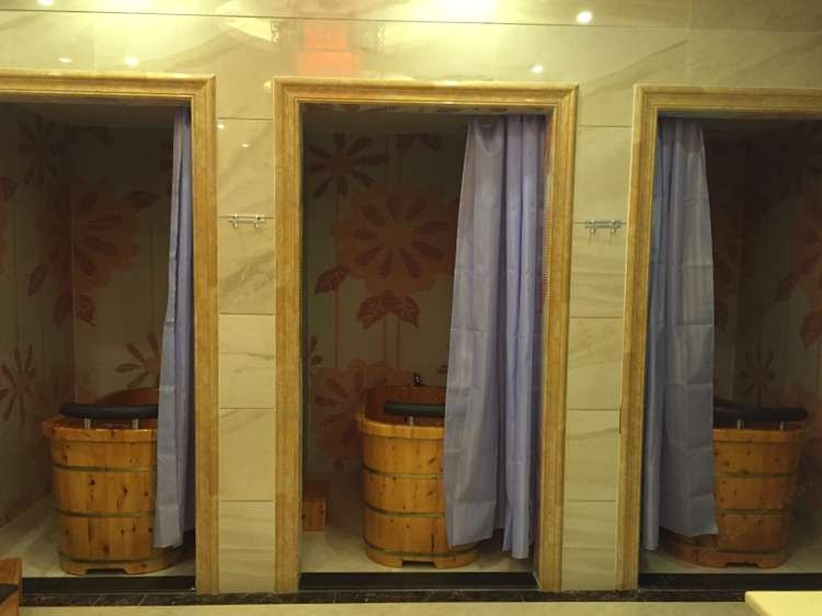 hotelPic