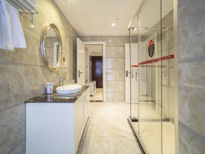 hotelPic