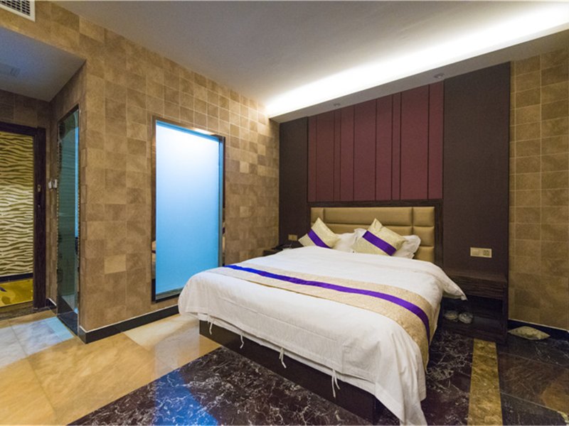 hotelPic