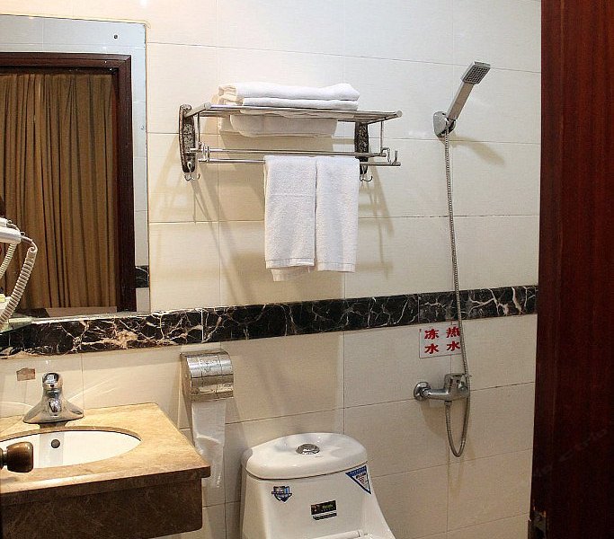 hotelPic
