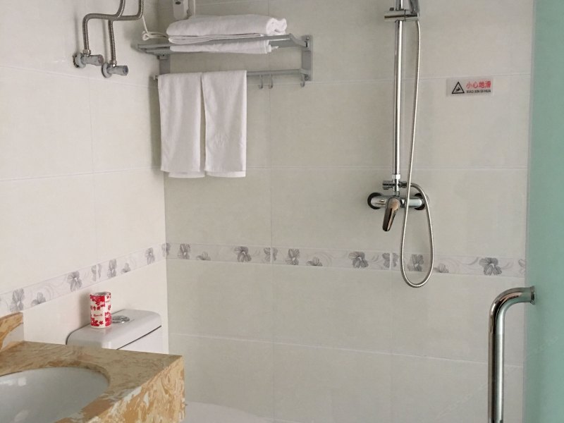 hotelPic