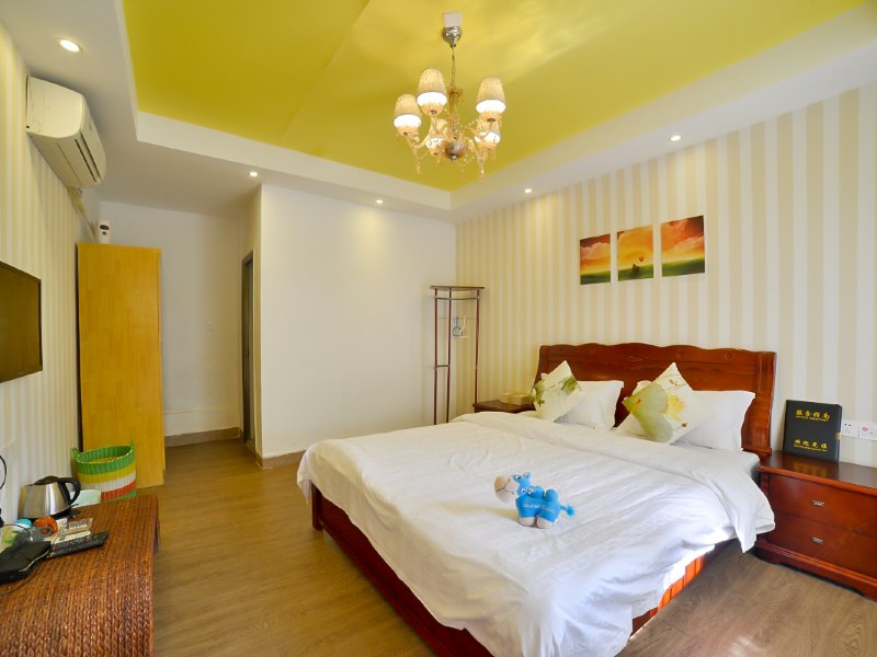 hotelPic