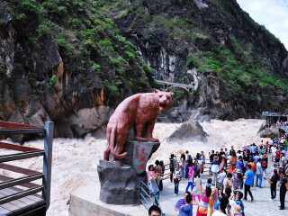 云南香格里拉旅游團(tuán)報(bào)價(jià)_云南香格里拉半自助游_云南香格里拉旅游多少錢(qián)一個(gè)人