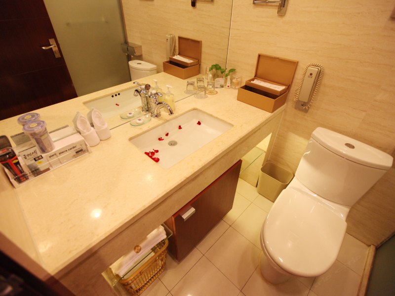 hotelPic
