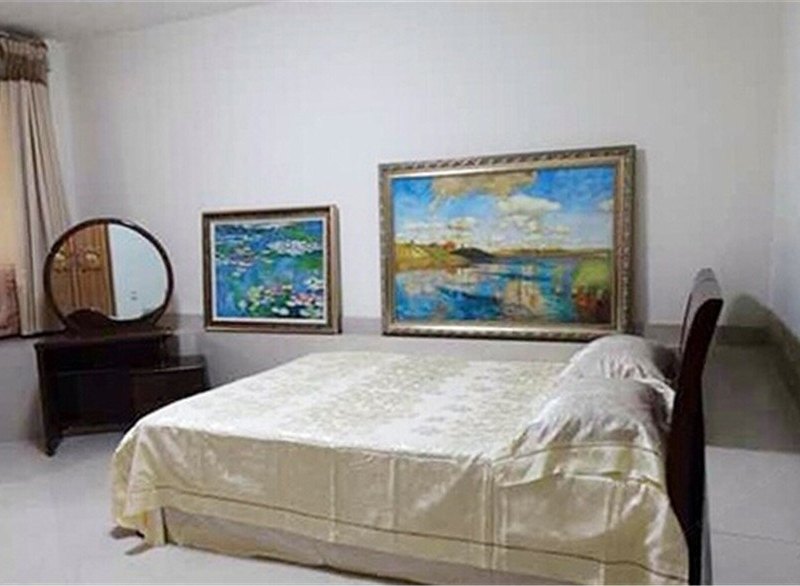 hotelPic