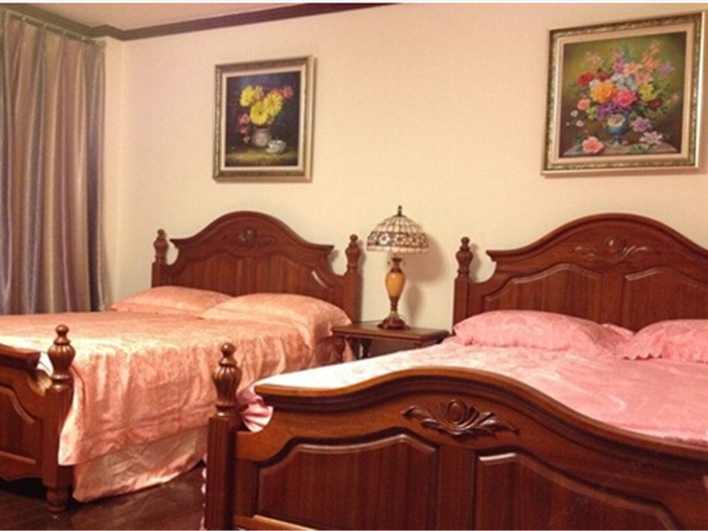 hotelPic