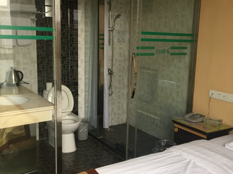 hotelPic