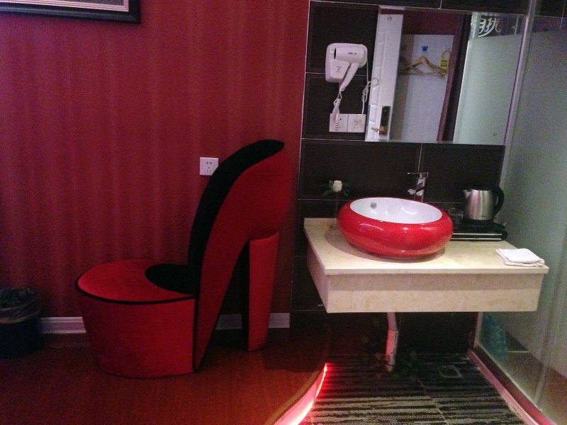 hotelPic
