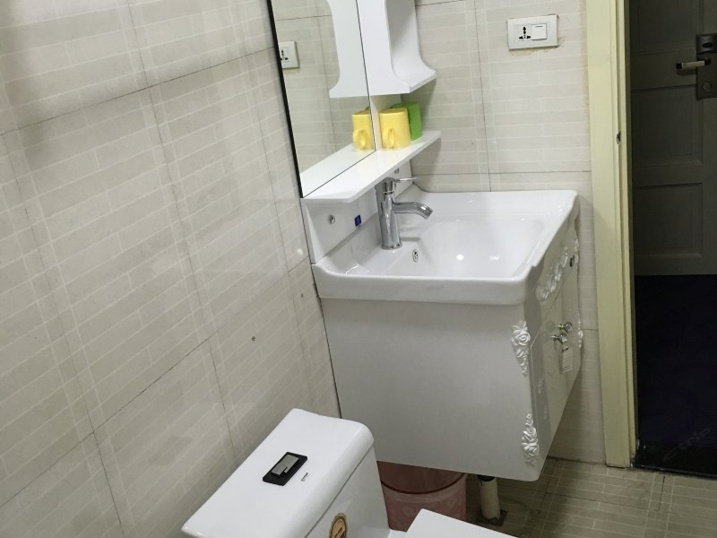 hotelPic