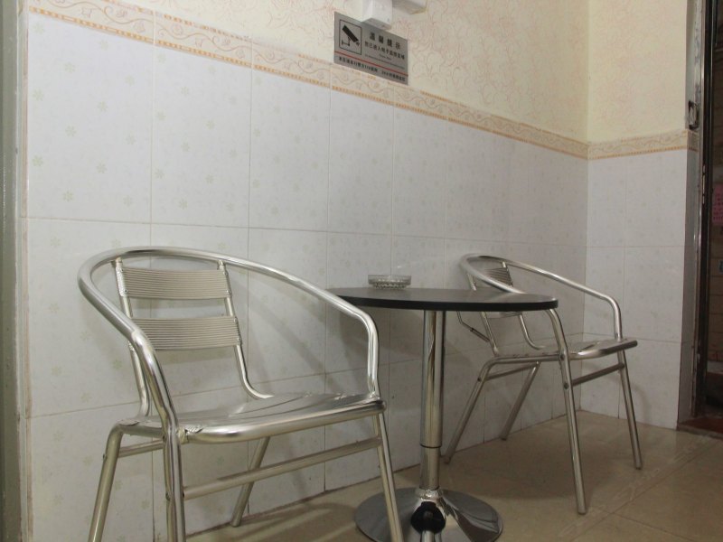 hotelPic