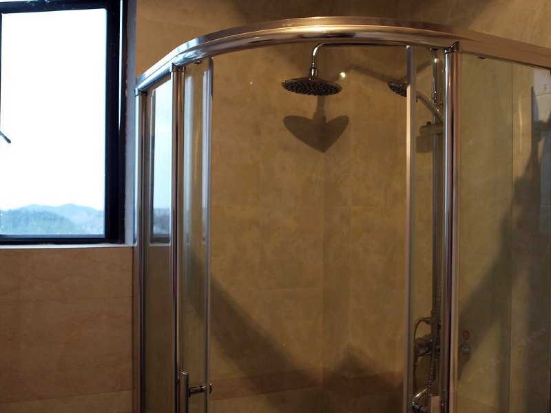 hotelPic