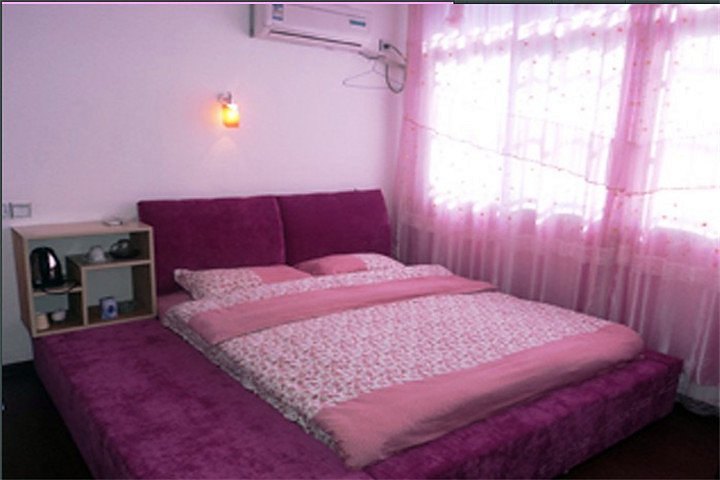 hotelPic