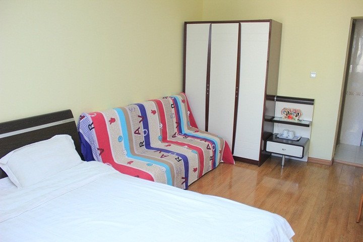 hotelPic
