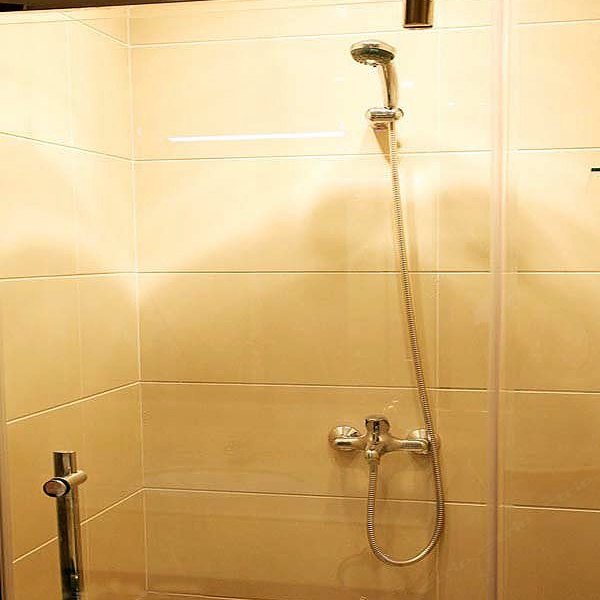 hotelPic