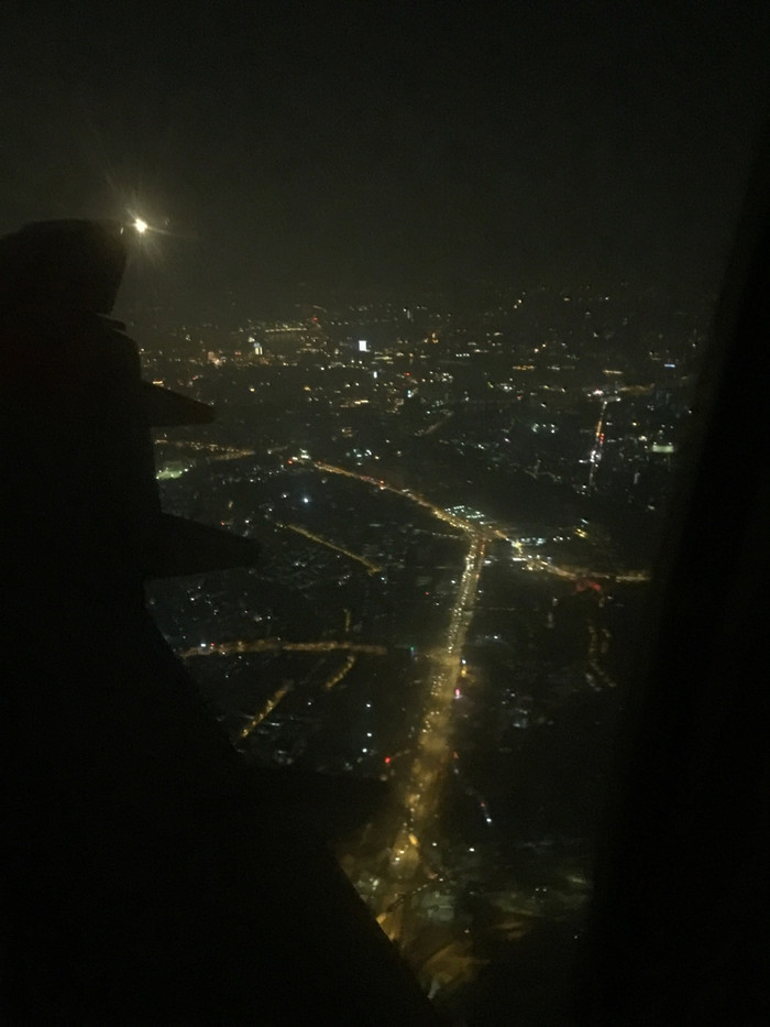 回程,夜晚飞机上的夜景.