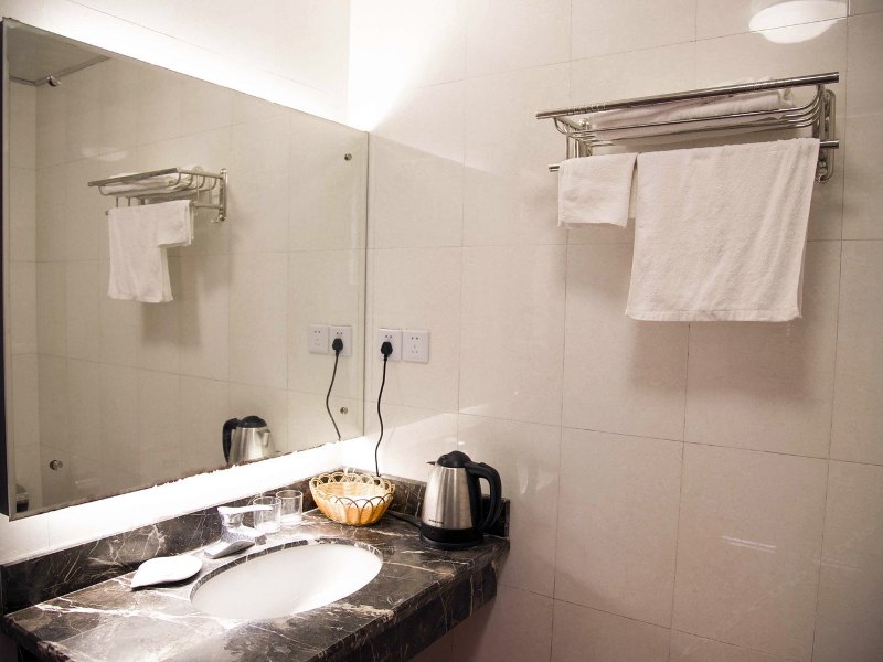 hotelPic