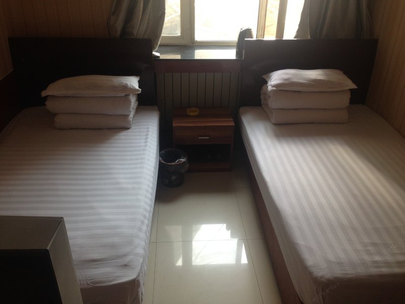 hotelPic