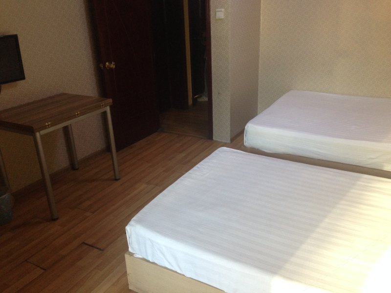 hotelPic