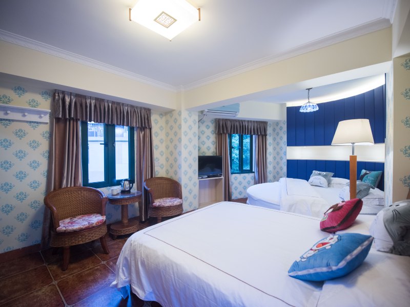 hotelPic