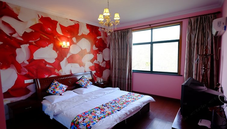hotelPic