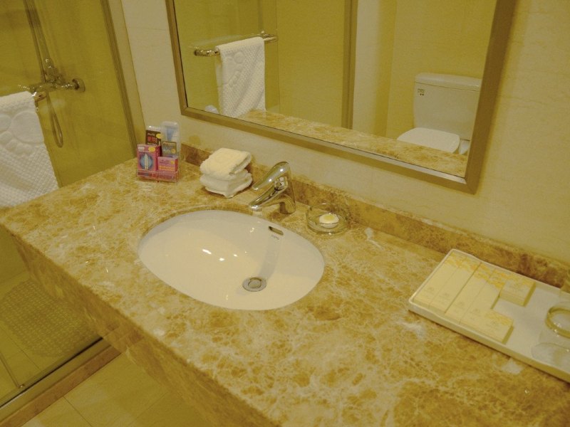 hotelPic