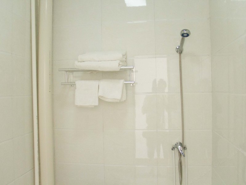 hotelPic