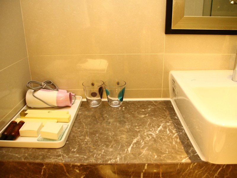 hotelPic