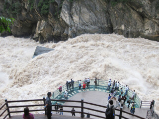 云南香格里拉旅游團(tuán)報(bào)價(jià)_云南香格里拉半自助游_云南香格里拉旅游多少錢(qián)一個(gè)人