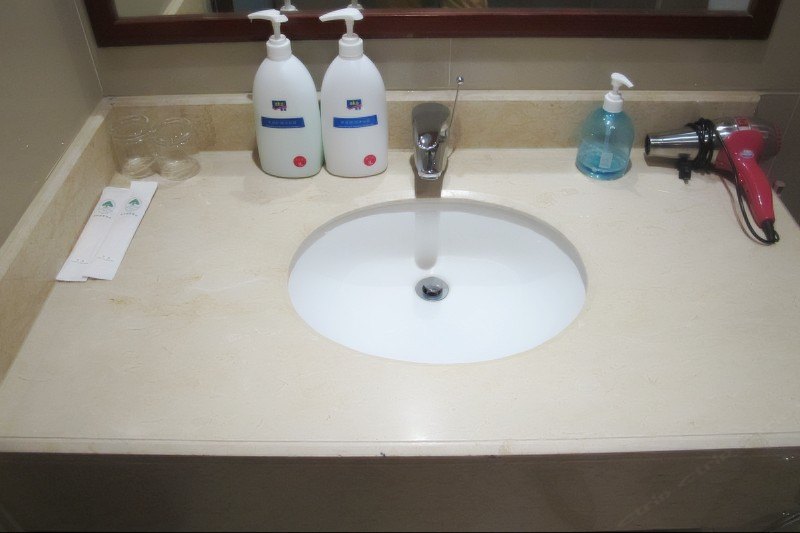 hotelPic