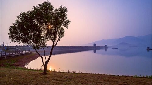 阳羡湖