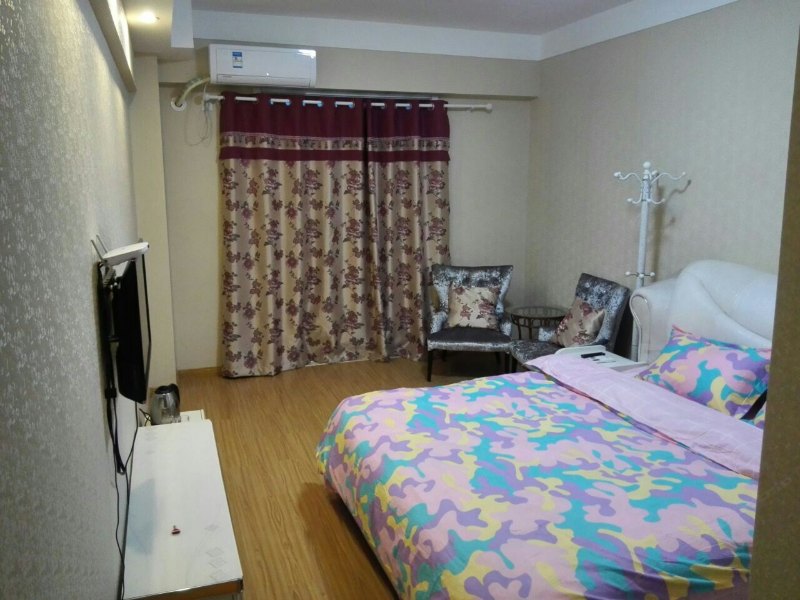 hotelPic