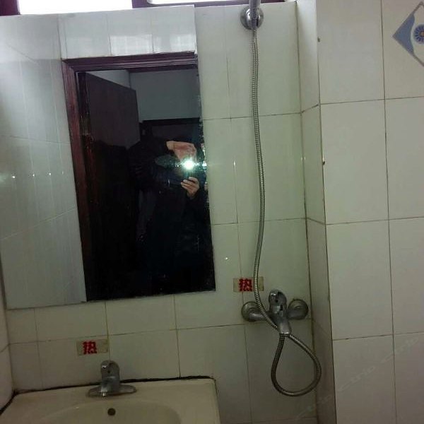 hotelPic