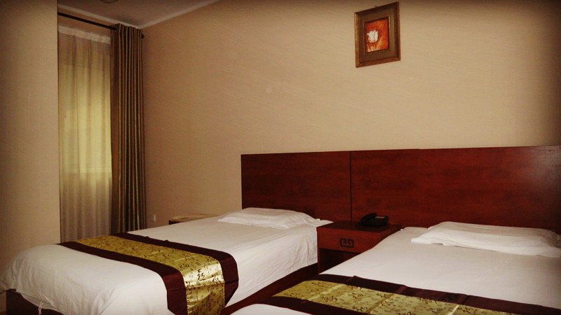 hotelPic